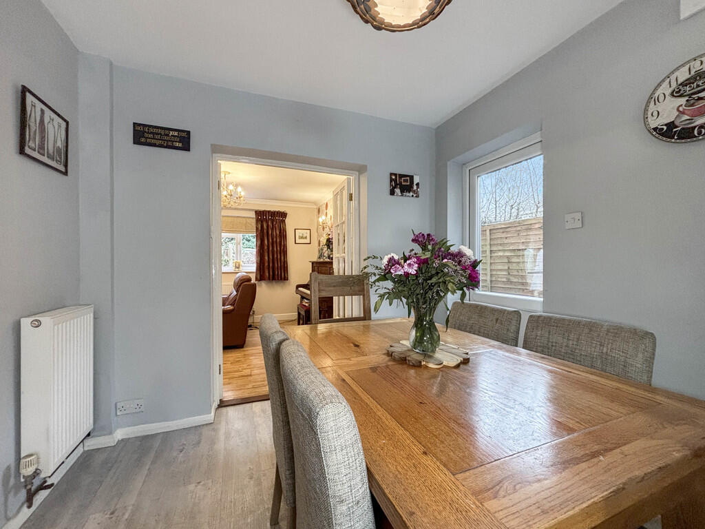 Kitchen/Breakfast...