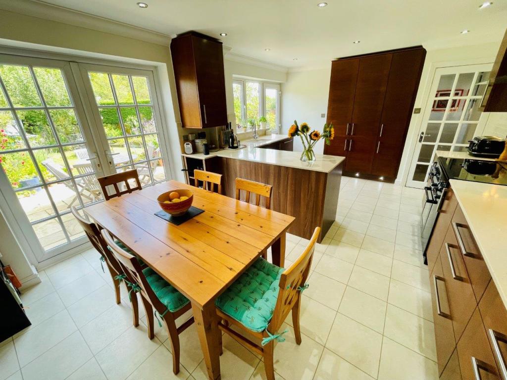 Kitchen/Breakfast Room