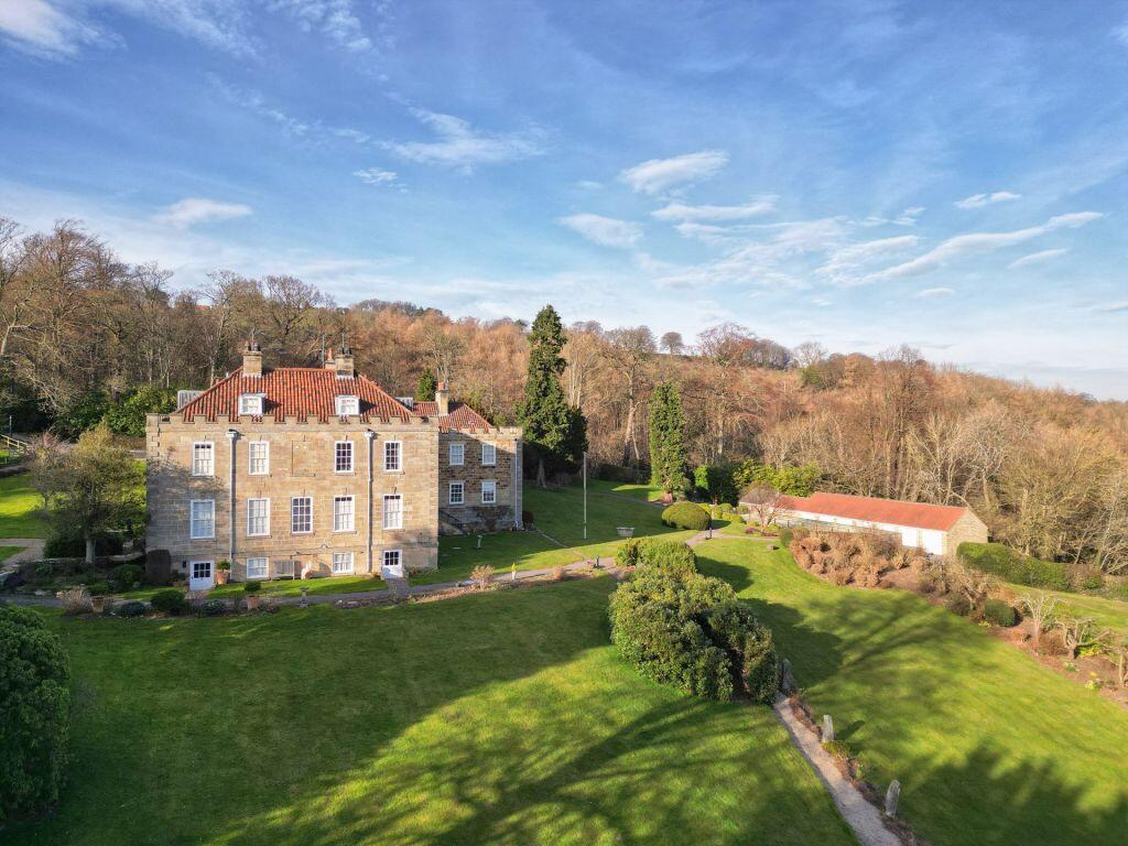 9 The Woodlands, Sleights