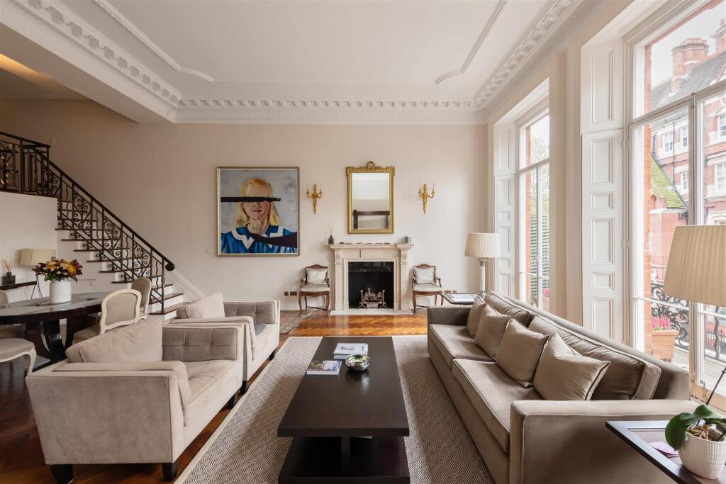 Flat 2, 11 Cadogan Square Hi-4.jpg