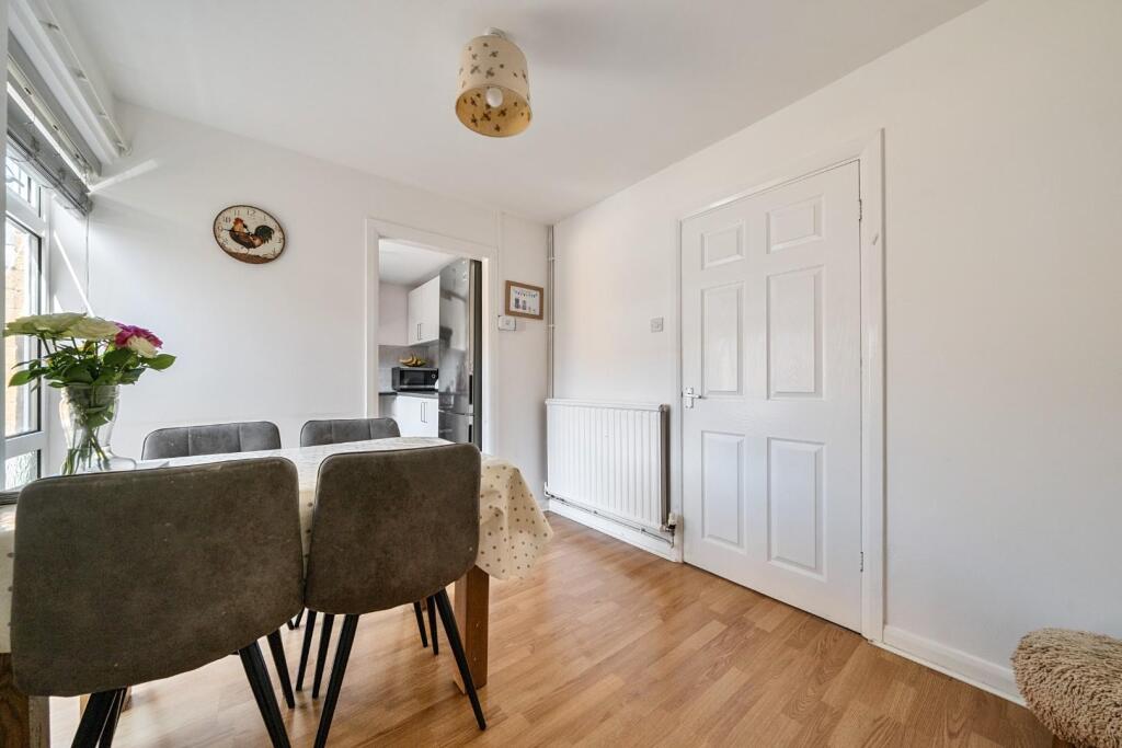 Dining Room corner.jpg