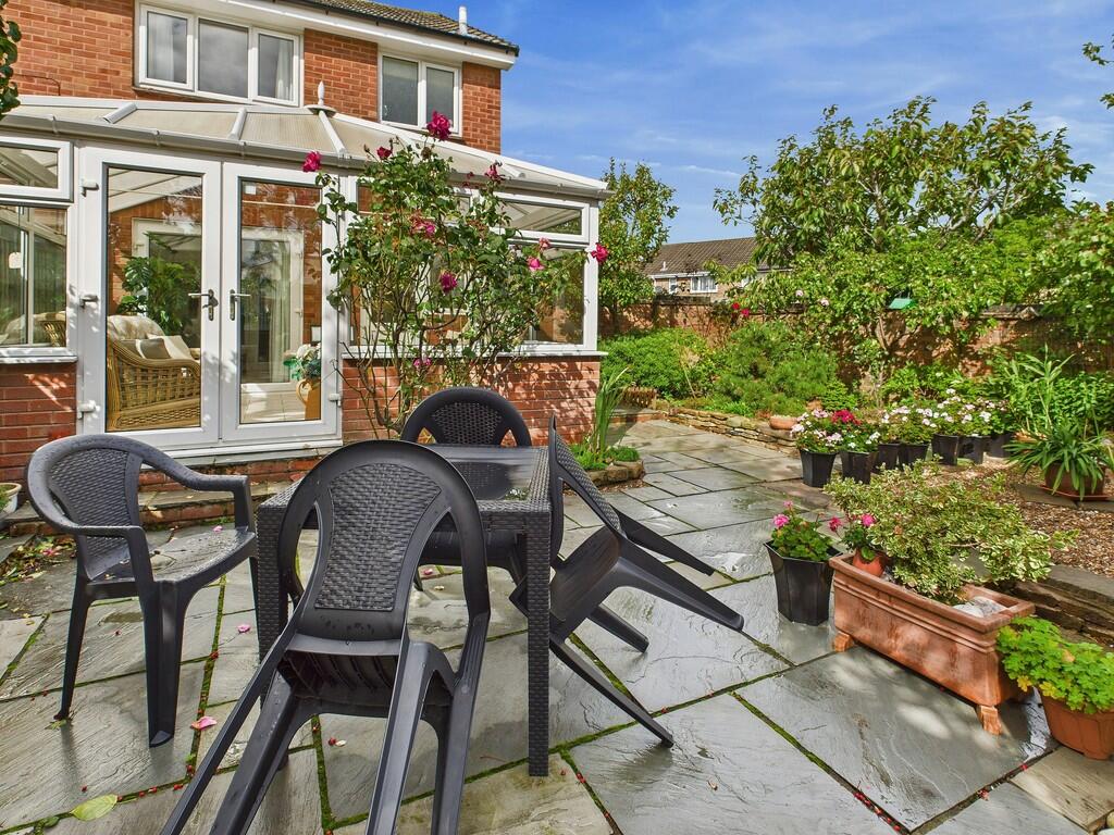 CAM04273G0-PR0194...