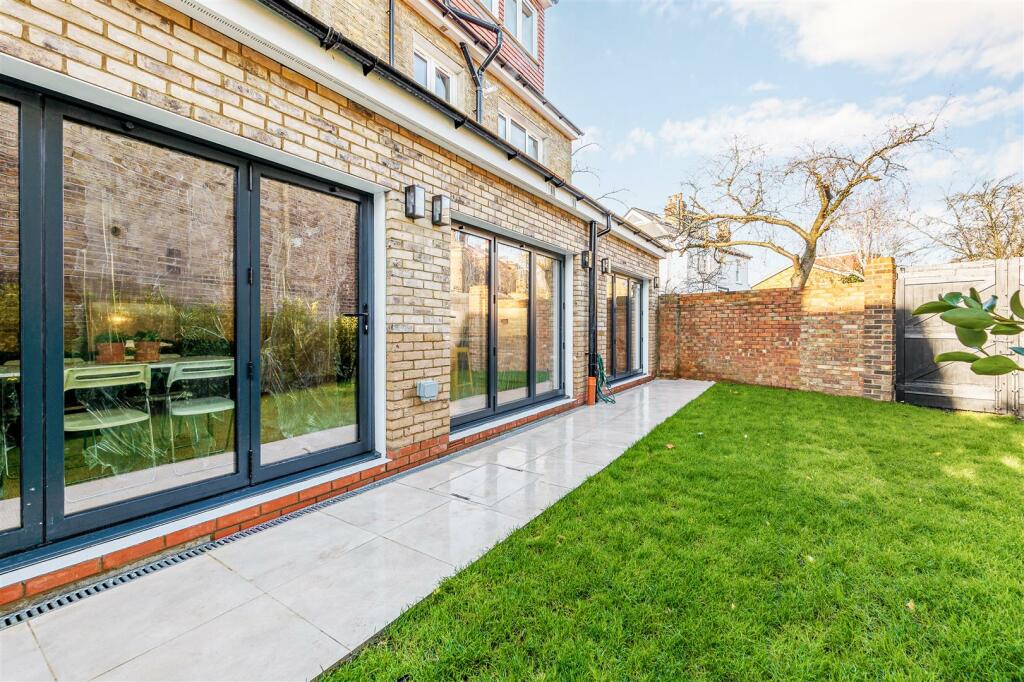 Flat 1, 49 Cumberland Park-7.jpg