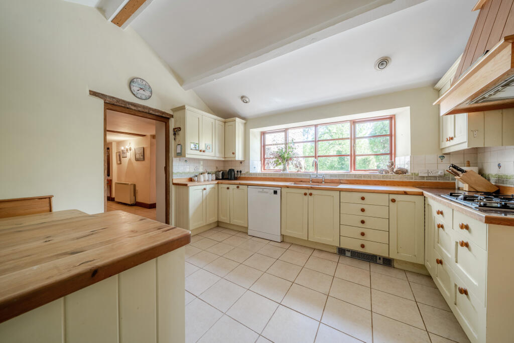 Kitchen / Breakfast Room