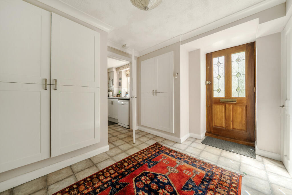 18-1299052-18-683...