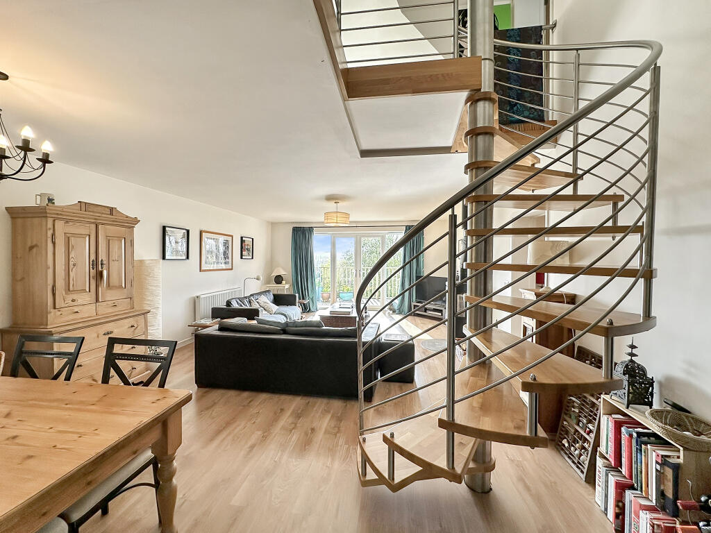 Open Plan Living/Dining Area