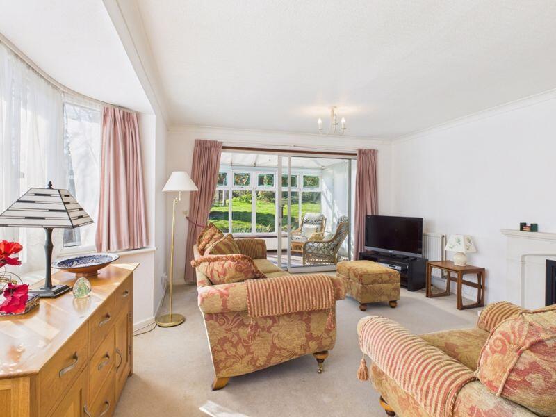 Living towards sun room 