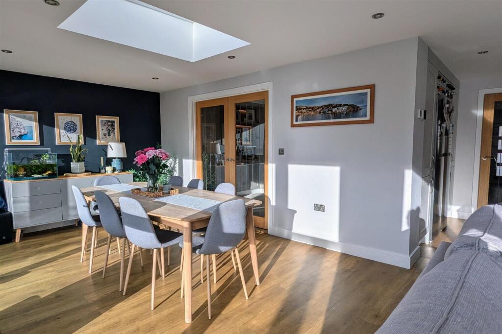 Dining room.jpg