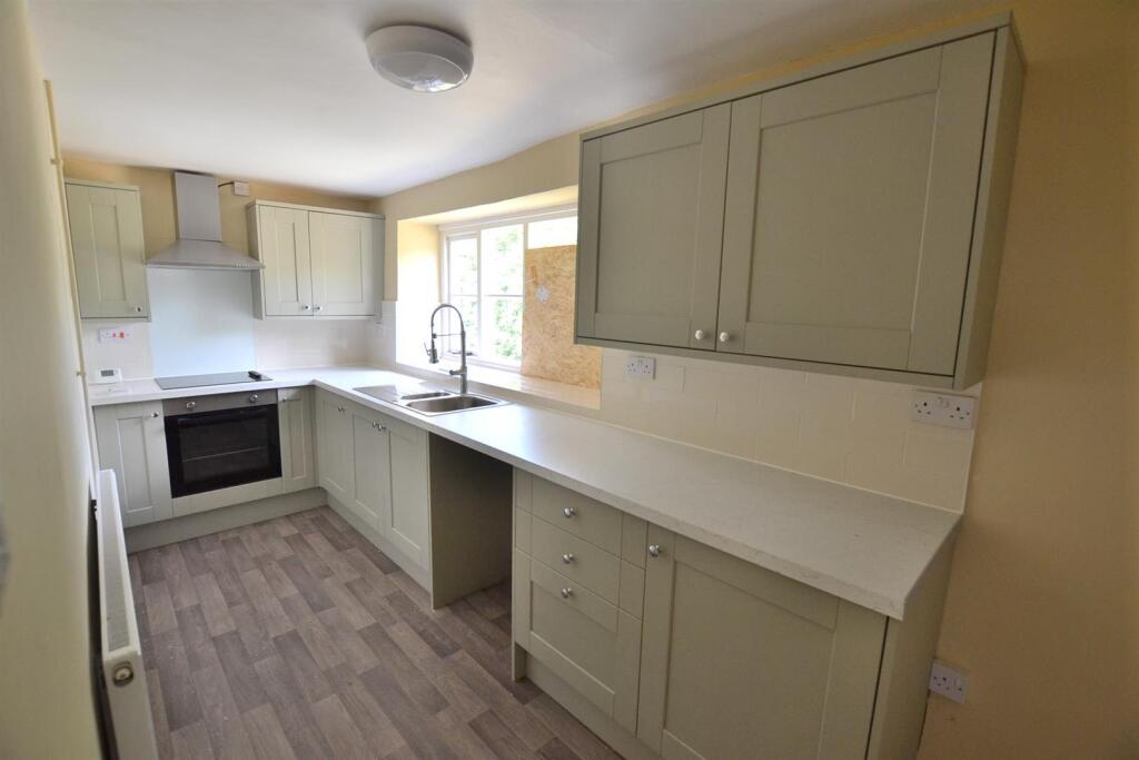 white lodge internals (20).JPG