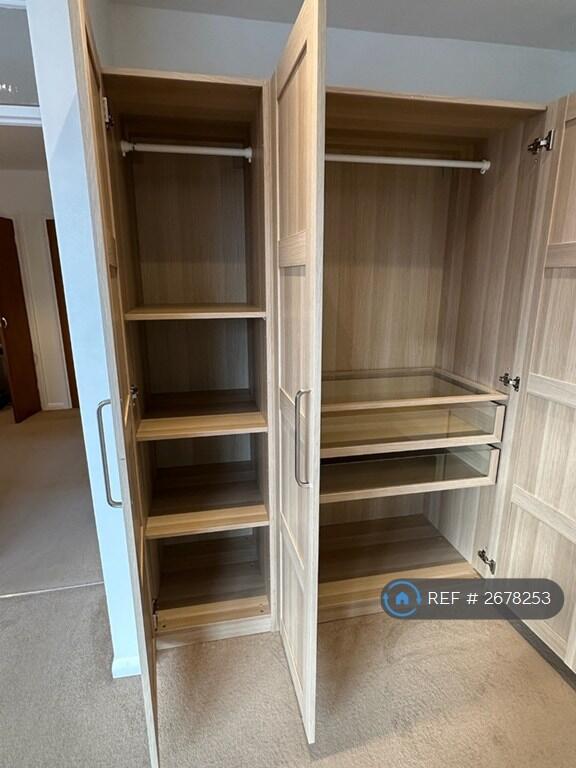 Main Bed Wardrobe (Pic 7)