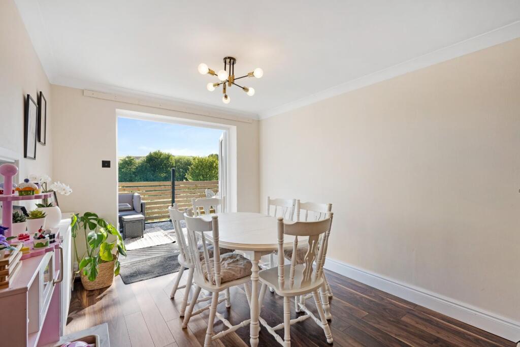 9 Kirkdale Close HDR-6.jpg