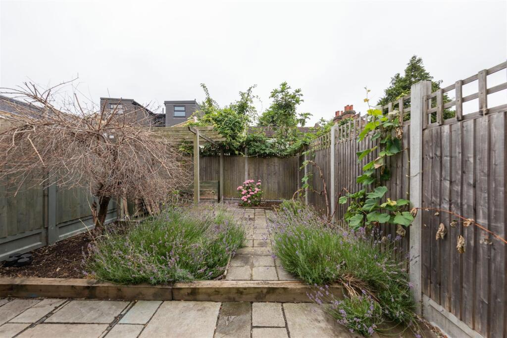 Woodlands Road, E17