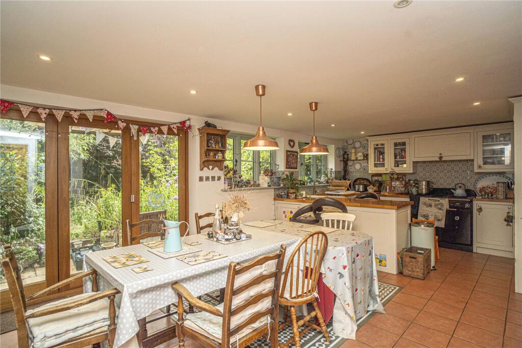Kitchen/Reception