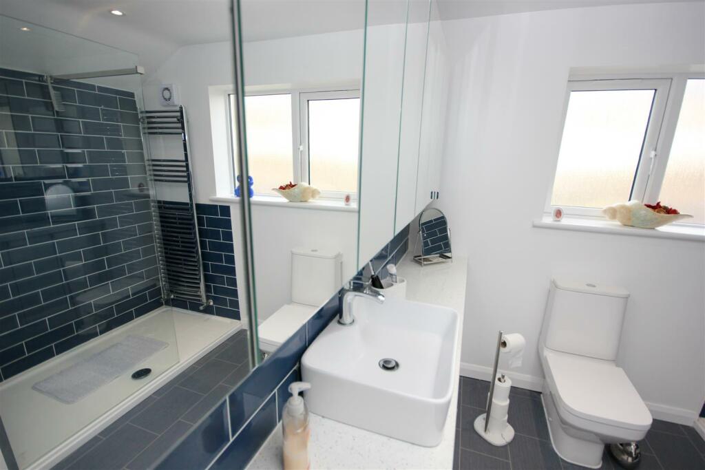 Shower Room.jpg