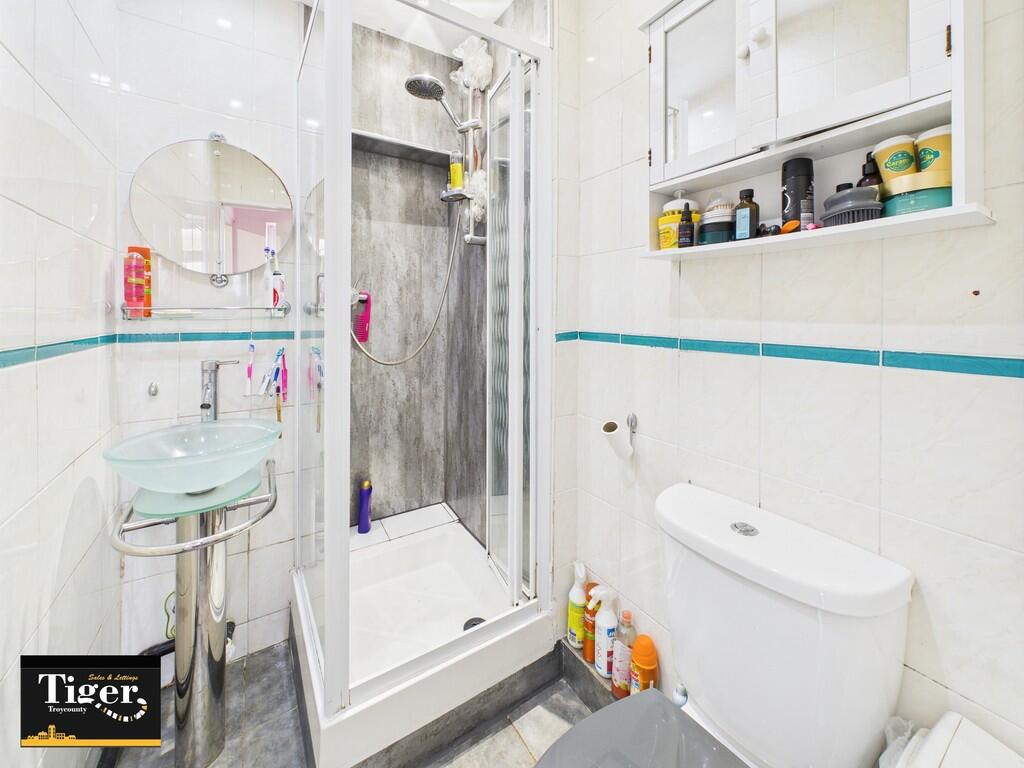 CAM02176G0-PR0664...