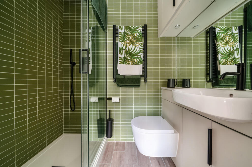 1335265-19-689255...