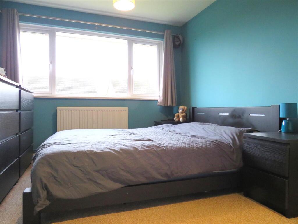 Bedroom 1.JPG