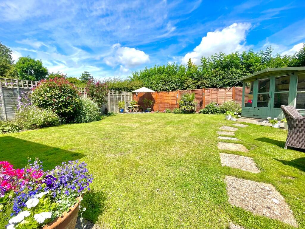 5 Cleeves Way Rea...