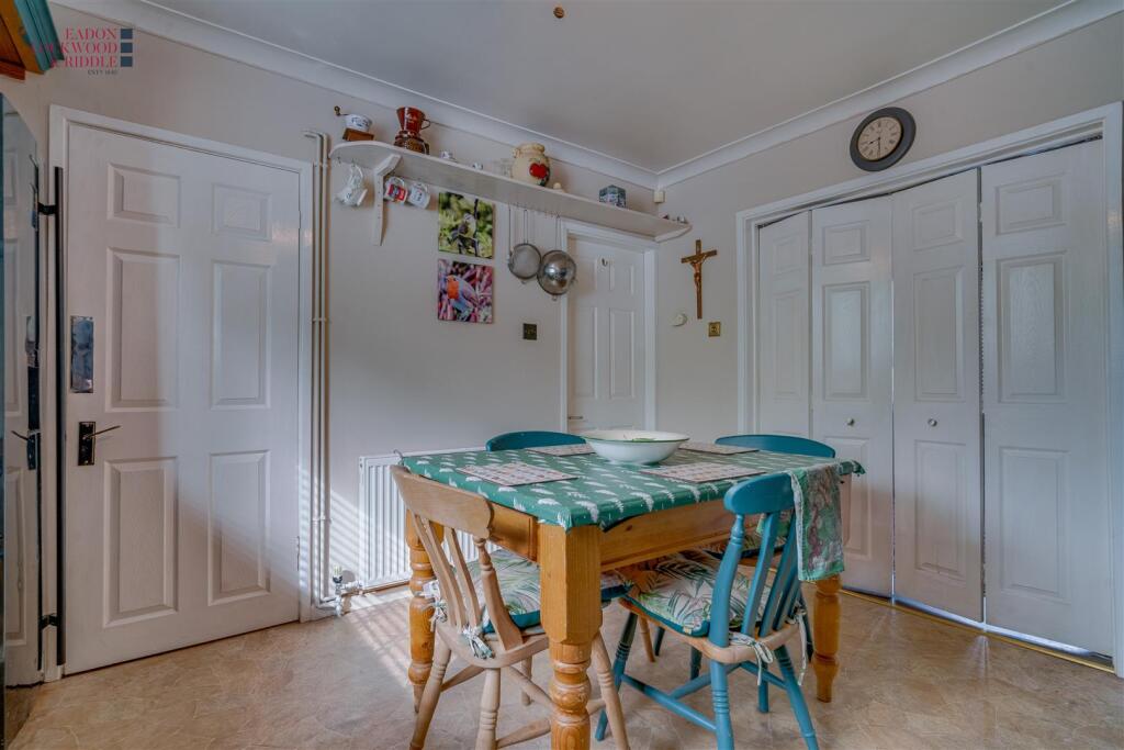 Kitchen 1.1.jpg