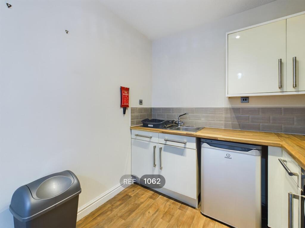 Kitchen &amp; Living area