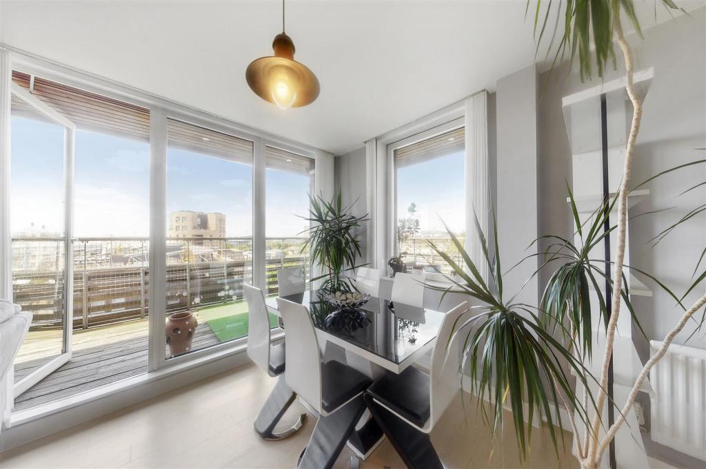 Flat 35, 8 Hillside - 3sJYlLMkUiGq8sM1m2PH.jpg