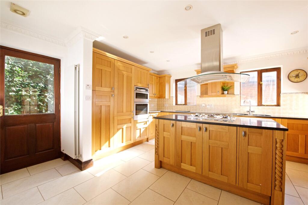 Kitchen/Breakfast Rm