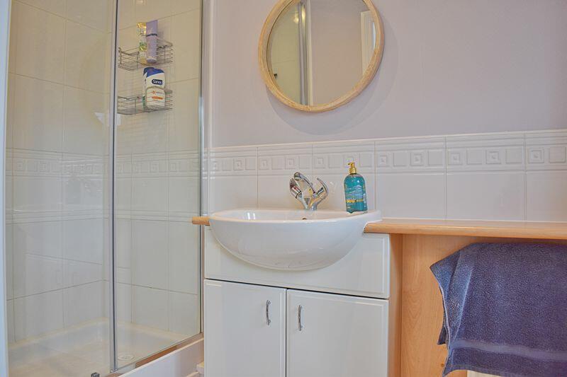 Ground Floor En Suite