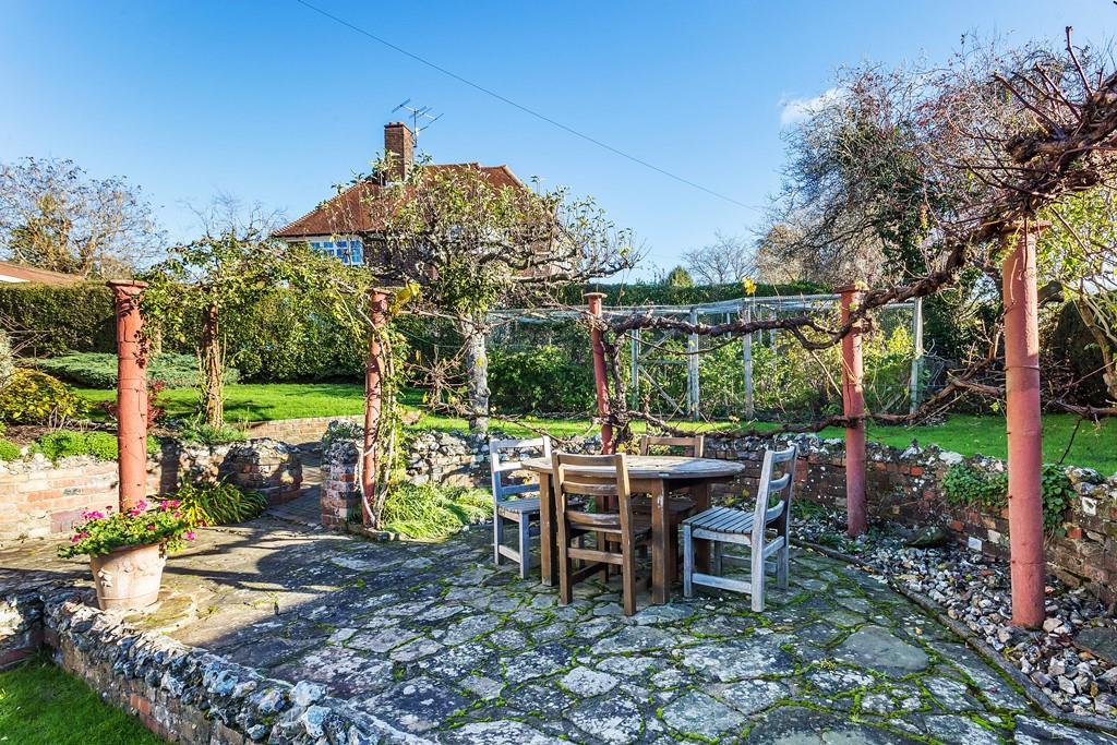 GARDEN2.jpg