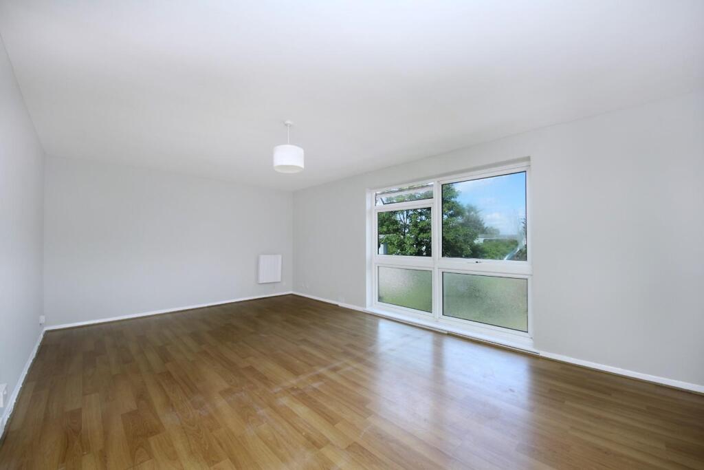 Gv- 5 Embassy Court  (6).jpg