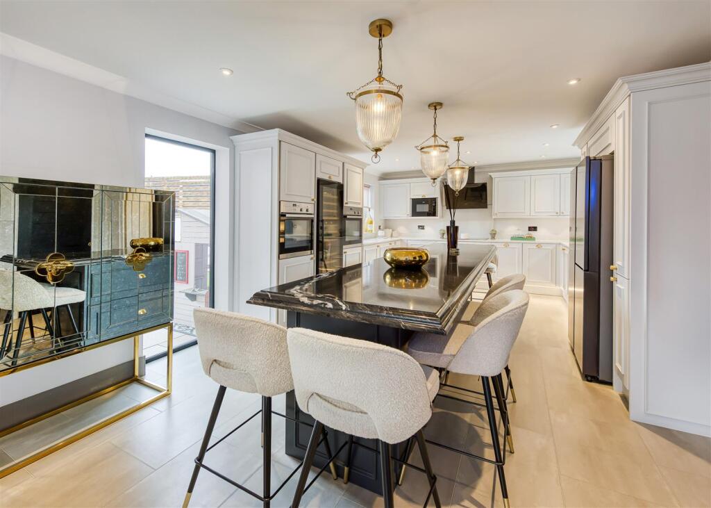 34 Post Office Road-kitchen2.jpg