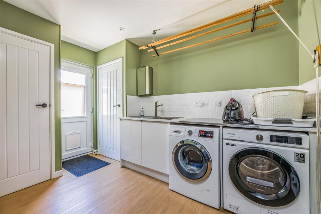 15 Sinah Lane, Hayling Island-Small-PorticoMarketi