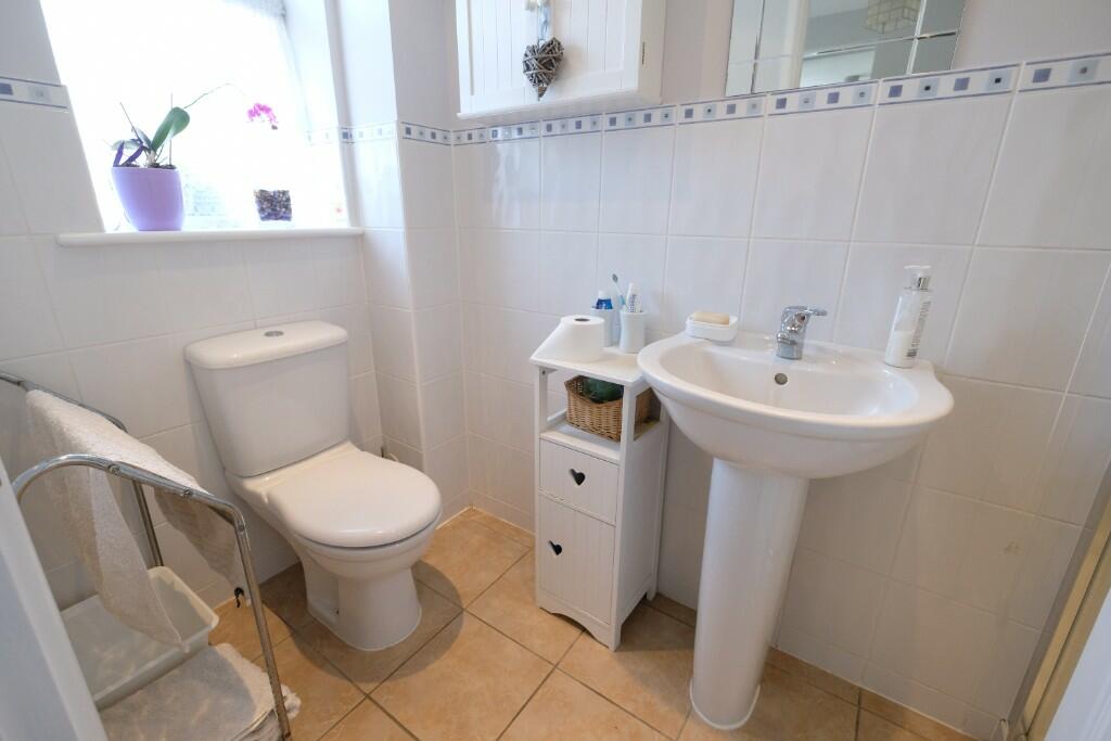 GROUND FLOOR SHOWER 