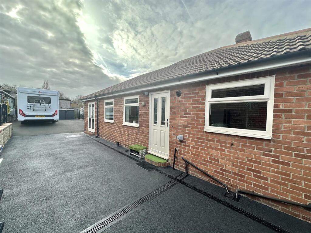 Bramleys Estate Agents - Liversedge Hall Lane - Li