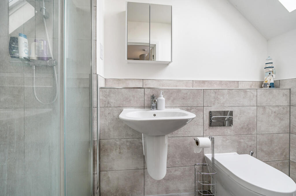 1374629-1-690a278...