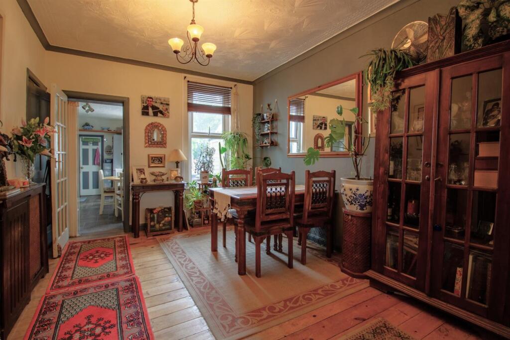 diningroom.jpg