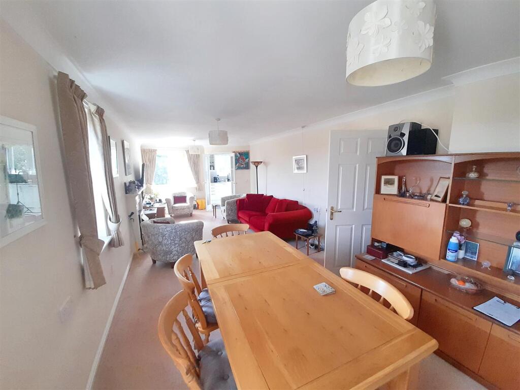 Living / dining room