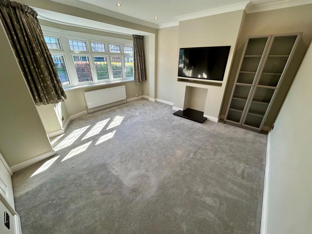 lounge 2.jpg