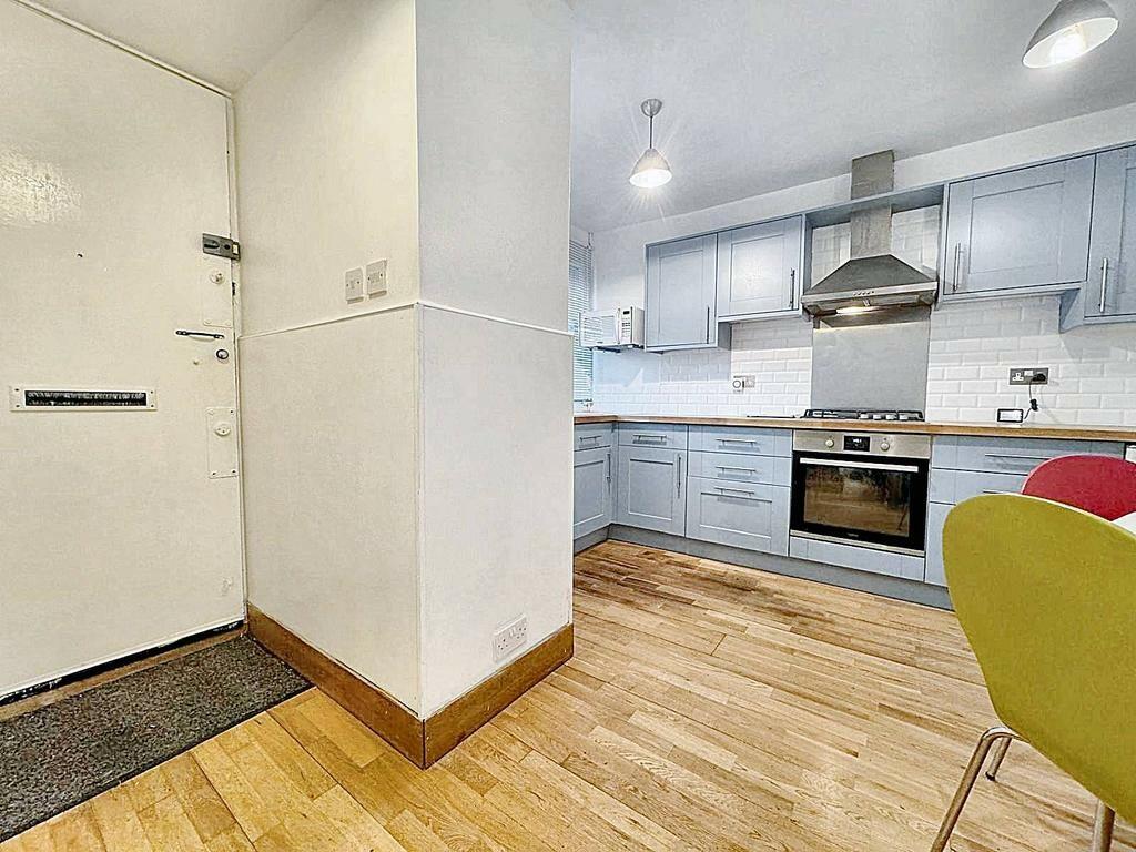 3 rooms for rent in 