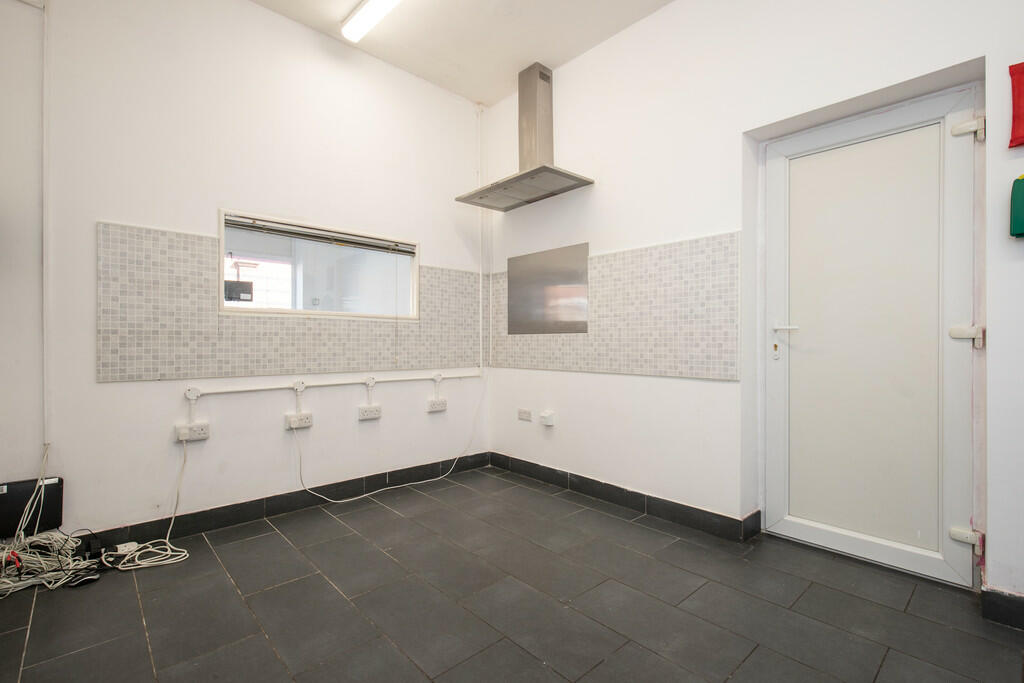 384 Brighton Rd -...