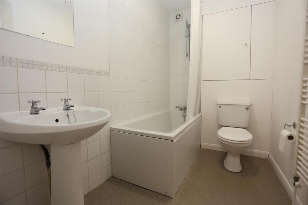 3, 28 Wilbury Gardens new 23 (6).JPG