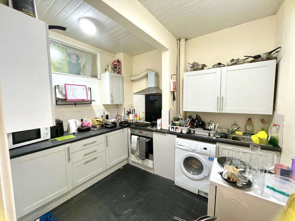 Regent Park Avenue, Hyde Park, Leeds