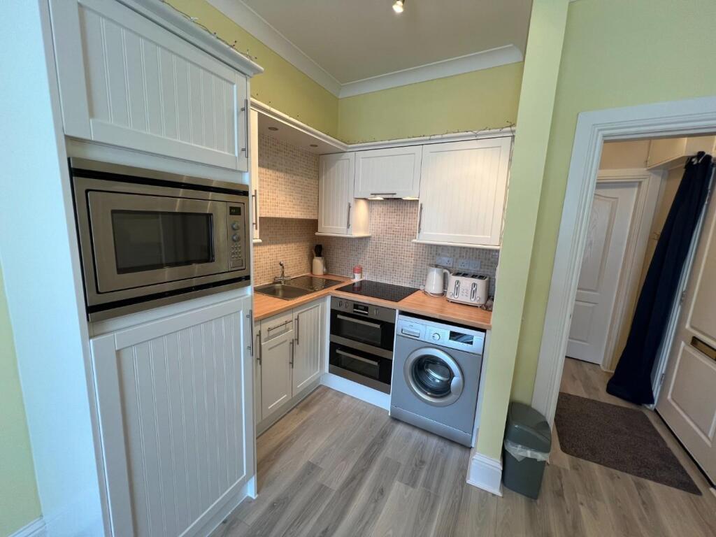 Living Room / Kitchen