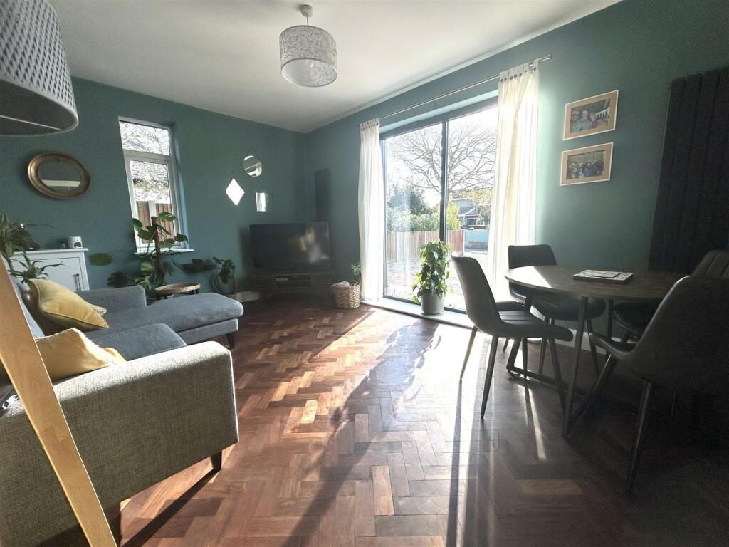 Lounge.jpg