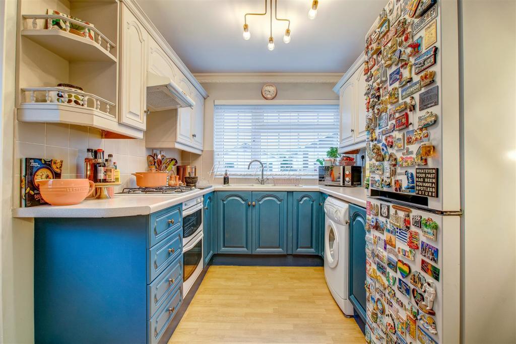 Elan Close, Aberdare, HernCrabtree (11).jpg