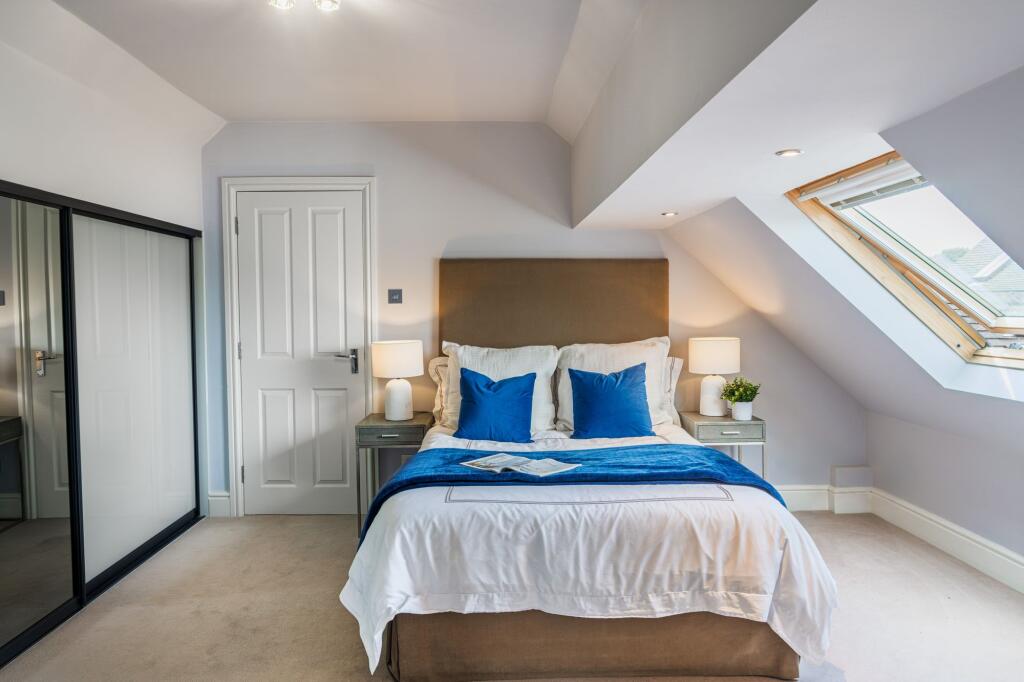 Annexe Bedroom with Velux window