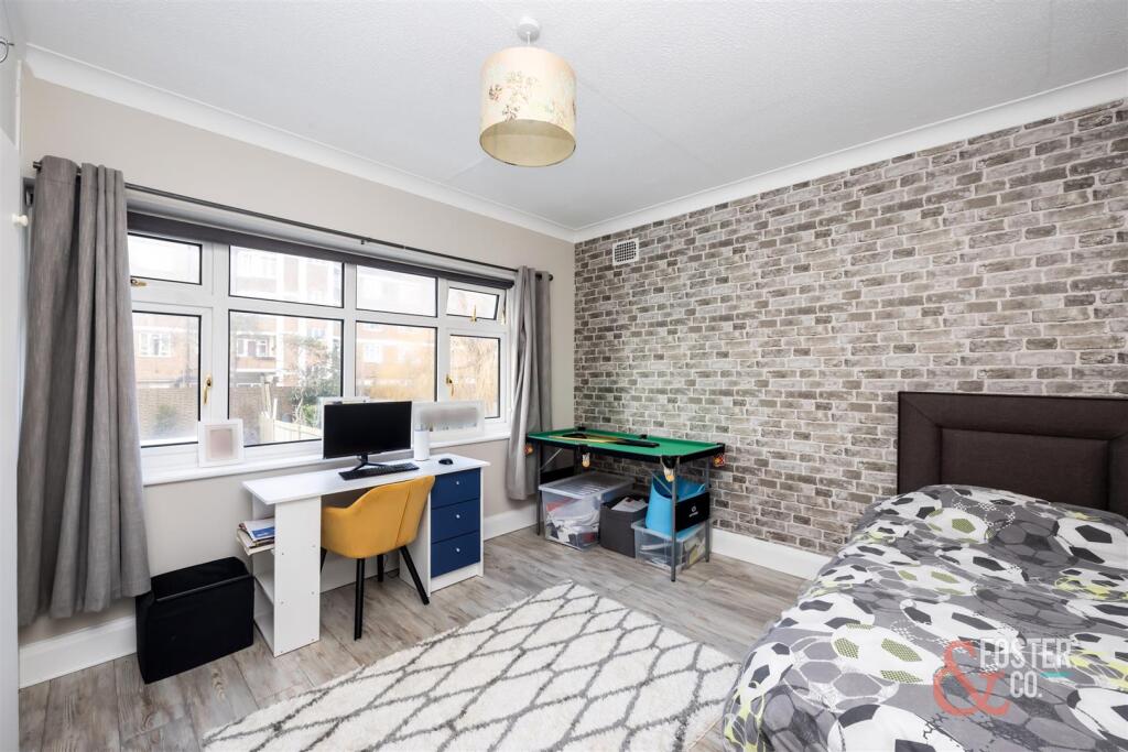 Vallance Road, 24-022.jpg