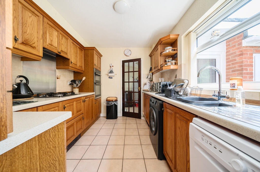 -6848042748c18-l-1301705-12-68433870c35c0