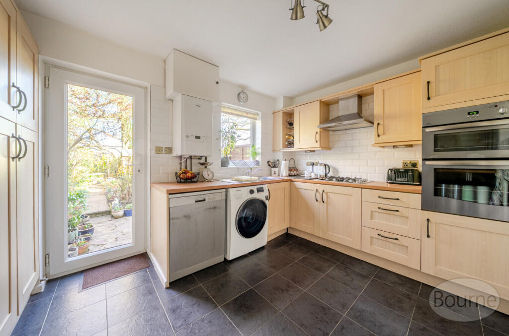 132b1379-d68a-4c6...