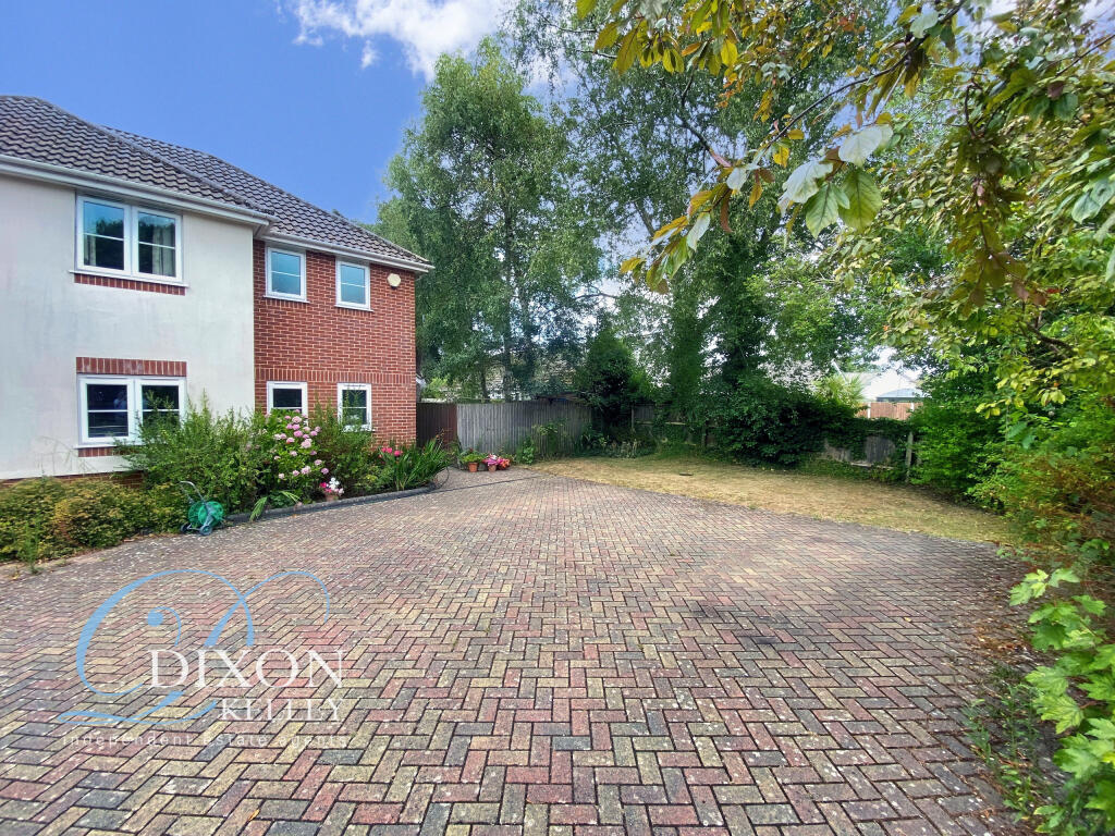 Front Garden/Parking