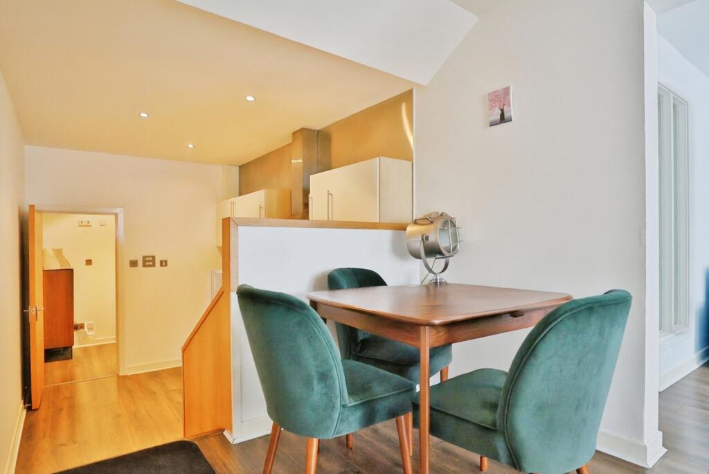 Kitchen / Dining